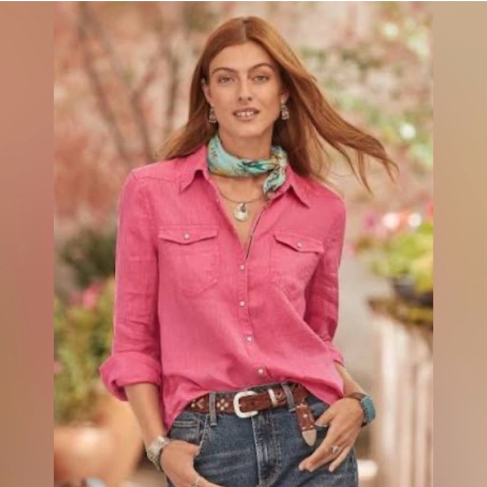 Sundance pink linen blouse. Adorable and cool. Pearl snap Buttons. Size L